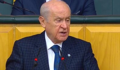 Herkes parti grubunda konuşan Bahçeli’nin ceketine odaklandı