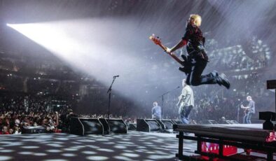 Alman rock grubu Toten Hosen depremzedeler için konser verdi, 1 milyon eurodan fazla para toplandı