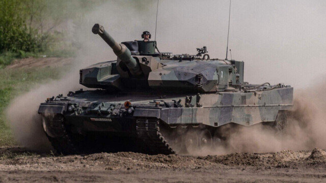 Avrupa’ya Rusya’ya bileniyor: İspanya’dan Ukrayna’ya Leopard tank desteği