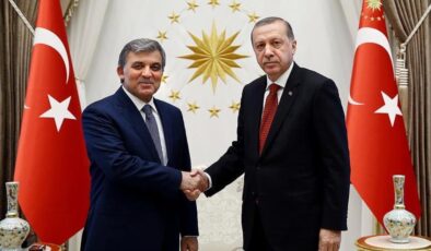 Cumhurbaşkanı Erdoğan, Abdullah Gül ile görüştü! Deprem sonrası çalışmaları konuştular