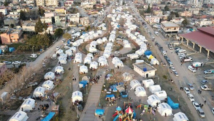 Deprem bölgesi Gaziantep’te 80 bin vatandaşın barınması için 17 bin çadır kuruldu