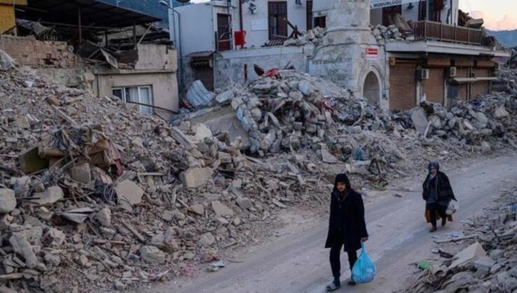 Deprem sonrası yeni bir hayat kurmak isteyenlere fırsatçı çelmesi! Petrol düştü ama zam üstüne zam yaptılar