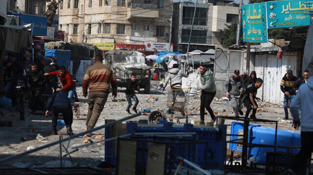 Filistinliler işgalcilerin 11 kişiyi öldürdüğü Nablus baskınını protesto etti