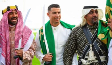 Hiç böyle görmemiştik! Cristiano Ronaldo’yu Suudi Arabistan’da şekilden şekle soktular