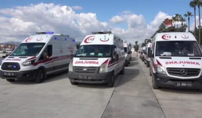 Yaralı depremzedeler gemiyle Mersin’e getirildi