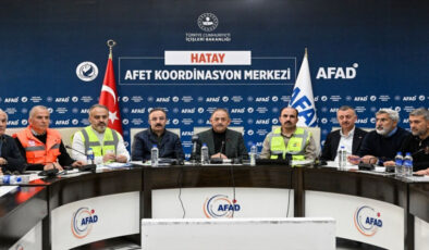 AK Parti, Hatay’ın ayağa kaldırılması için 94 belediyesini seferber etti