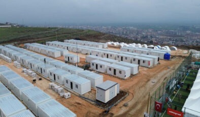 Albayrak Grubu’ndan depremzedelere konteyner desteği! Yerleşmeye başladılar