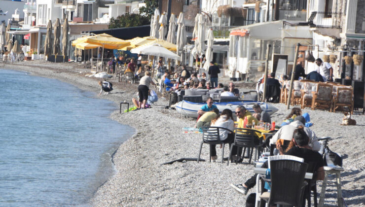 Bodrum’da sıcak havada sahil keyfi