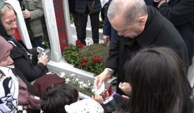 Çanakkale’de minik Poyraz’a Cumhurbaşkanı Erdoğan’dan 200 lira harçlık