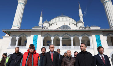 Cumhurbaşkanı Erdoğan, Barbaros Hayrettin Paşa Camisi’ni inceledi