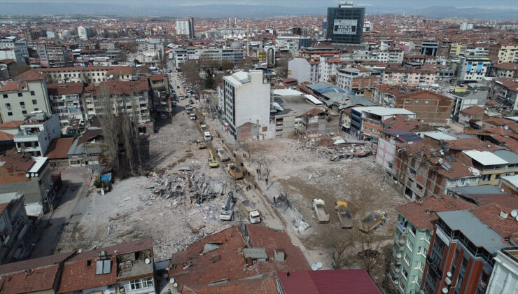 Depremin izleri siliniyor! Malatya’da yıkılan 460 binanın enkazı kaldırıldı