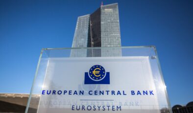 ECB banka krizine bakmadı ve faiz 50 puan arttı