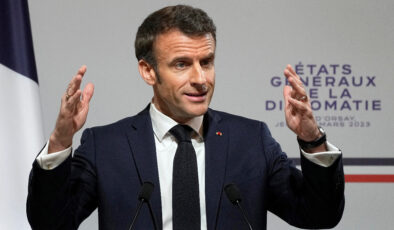 Fransa Cumhurbaşkanı Macron: Emeklilik reformunun yıl sonuna kadar hayata geçirilmesini istiyorum