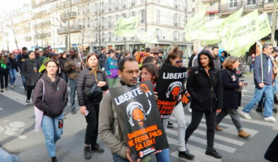 Fransa’da göç yasası protesto edildi