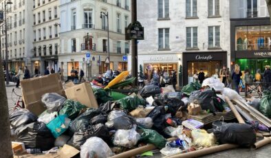 Fransa’nın başkenti Paris, çöp yığınından dolayı yaşanılamaz hale geldi