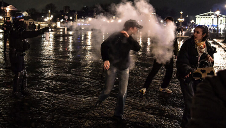 Fransızlar emeklilik yaşının uzatılmasına karşı protestolarına devam ediyor