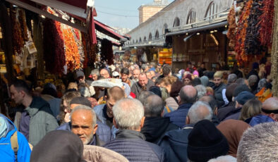 İstanbul’da Ramazan hazırlığı! Eminönü’nde yoğunluk başladı…