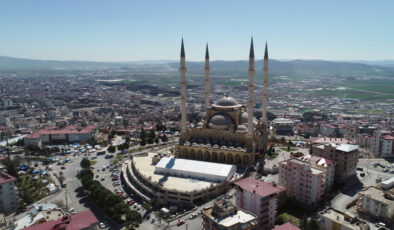 Kahramanmaraş’ta ilk teravih çadırda