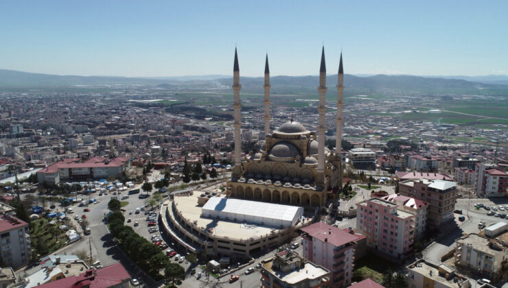 Kahramanmaraş’ta ilk teravih çadırda