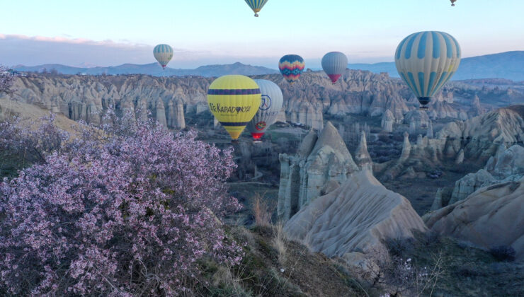 Kapadokya’ya bahar geldi! Sıcak hava balon turları yeniden başladı