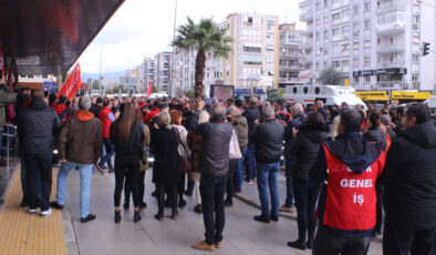 Karşıyaka Belediyesi maaşları ödeyemedi! İşçiler eylem yaptı