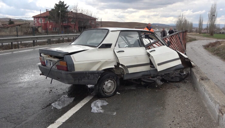 Kırıkkale’de demir korkuluğa saplanan otomobilin sürücüsü ağır yaralandı