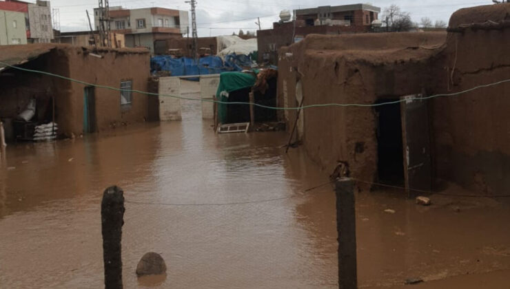 Mardin’de yağmur etkili oldu: İlkokulu ve evleri su bastı