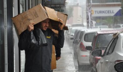 Mersin’de sağanak ve dolu etkili oldu