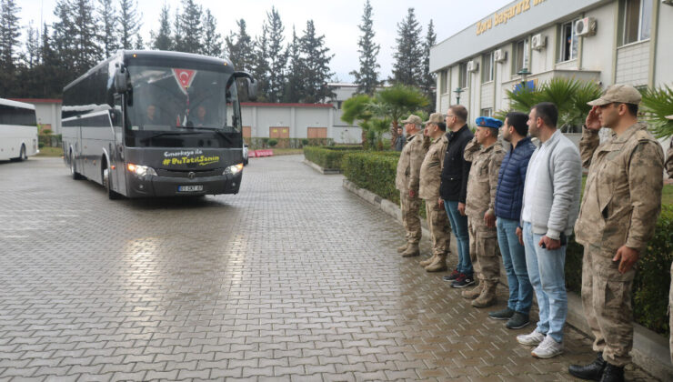 Osmaniye’de deprem bölgesinde görevini tamamlayan komandolar uğurlandı