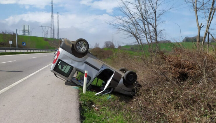 Samsun’da takla atan araç devrildi: 2 yaralı