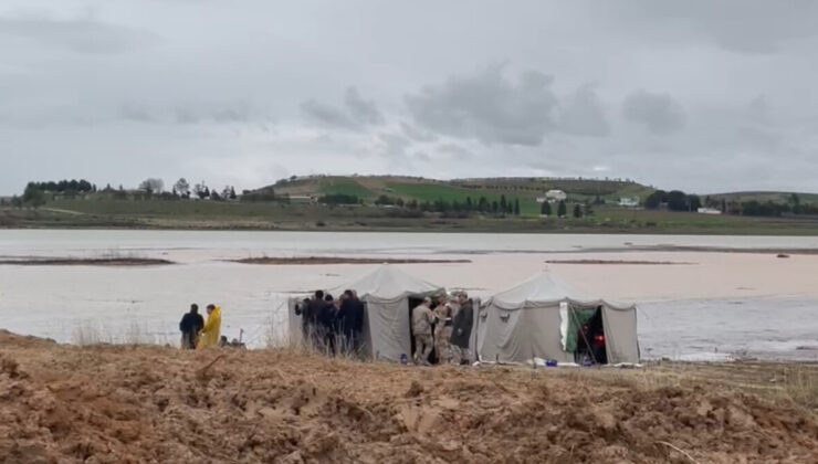 Şanlıurfa’daki sele kapılan tırın şoförü bulunamadı