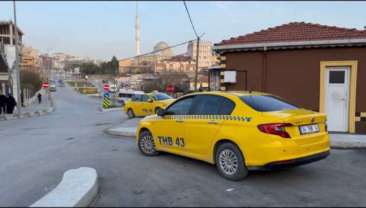 Sultangazi’de taksiciyi gasbetmek isteyen şüpheliler durakta darbedildi