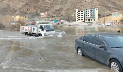 Yusufeli Barajı’nın suları ilçe merkezine ulaştı! Cadde ve sokaklar göle döndü