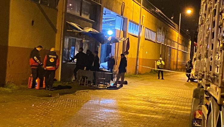 Zonguldak’ta iş yerinde ailesini rehin alan şahıs üzerine benzin döküp bıçakla kendini yaraladı