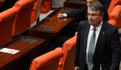 AK Parti’den istifa eden İdris Naim Şahin, İYİ Parti listelerinden milletvekili adayı oldu