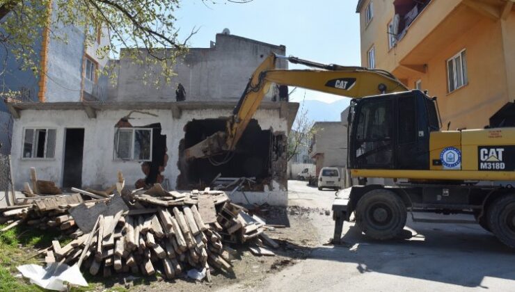 Bursa Yıldırım’da 137 kaçak yapı yıkıldı