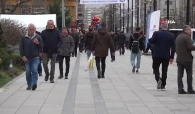 Prof. Dr. Ertuğrul Bolayır: “Hareketlerin ve adımların yavaşlaması parkinson hastalığının önemli keşifleri arasındadır”