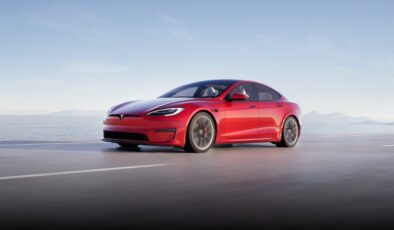 Tesla satışlarını korumak için indirime gitti