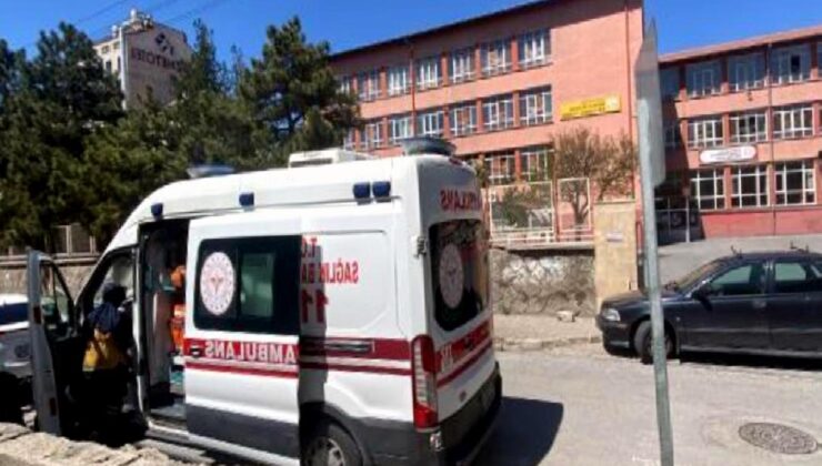 Kayseri’de köfte yedikten sonra rahatsızlanan 2 lise öğrencisi hastaneye kaldırıldı