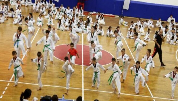 Gölcük’te taekwondo sporcuları kuşak atladı