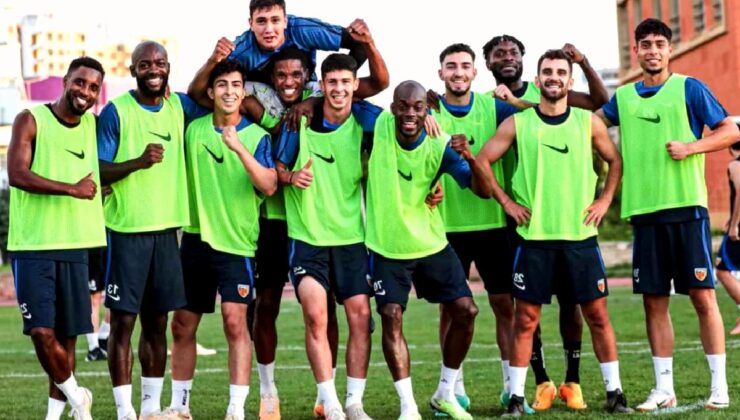 Kayserispor, Türkiye Futbol Federasyonu’na 30 kişilik futbolcu kadrosunu bildirdi