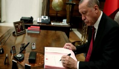 Cumhurbaşkanı Erdoğan imzaladı! Gece yarısı çok sayıda atama ve görevden alma kararı