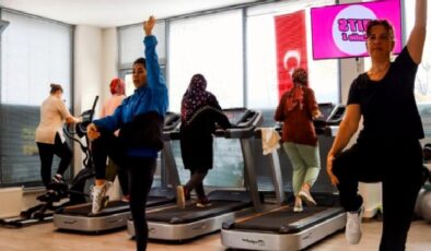 Kadınlar spor için salonları doldurdu