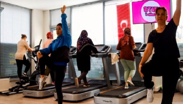 Kadınlar spor için salonları doldurdu