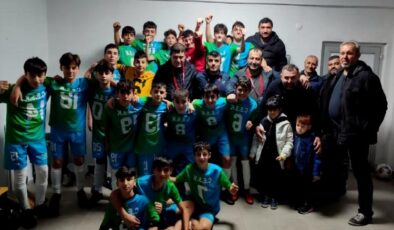 U-14 futbol takımı şampiyon oldu!