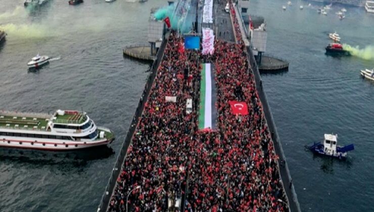 Gazze ve şehitlerimiz için bir araya geldiler! Galata Köprüsü’ndeki tarihi yürüyüşte insan seli