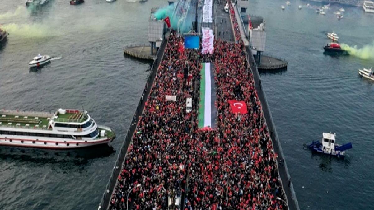 Gazze ve şehitlerimiz için bir araya geldiler! Galata Köprüsü’ndeki tarihi yürüyüşte insan seli