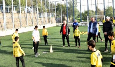 Yaşar Kemal Parkı Çiğli’de törenle açıldı